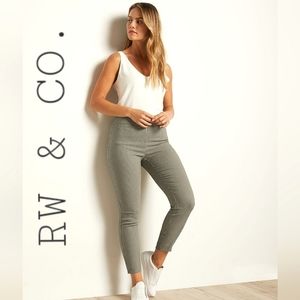 RW&CO. Ankle length legging